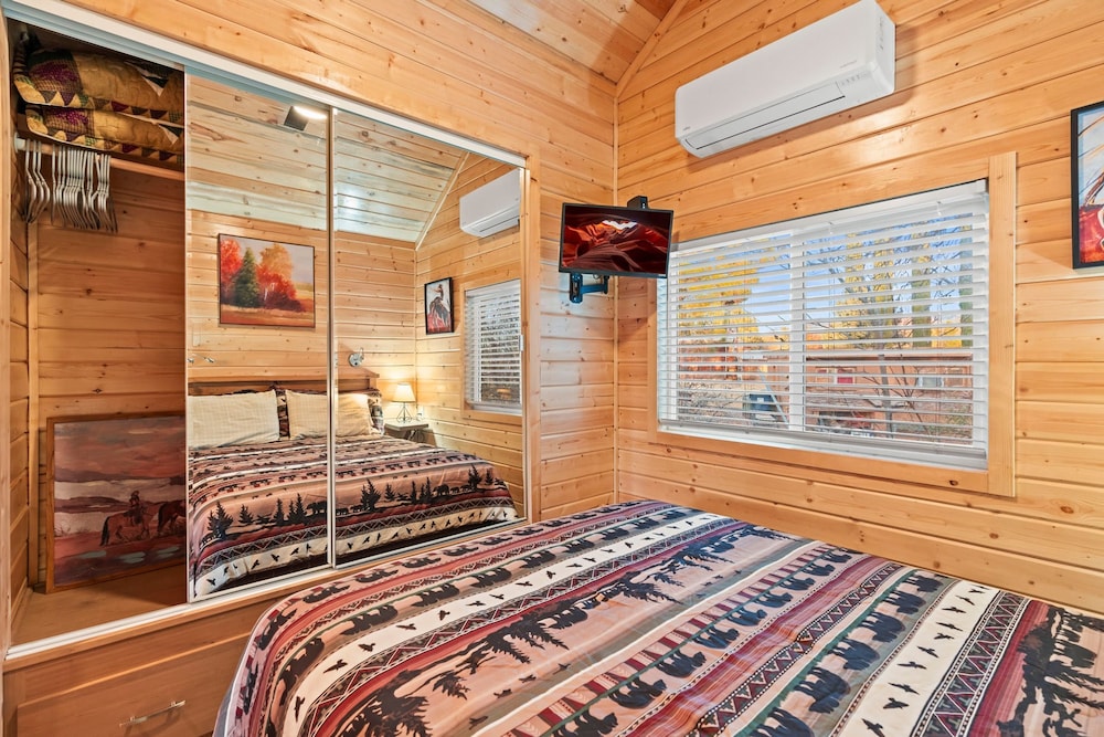 NEW Moondance Majestic Mini Cabin Cathedral Rock