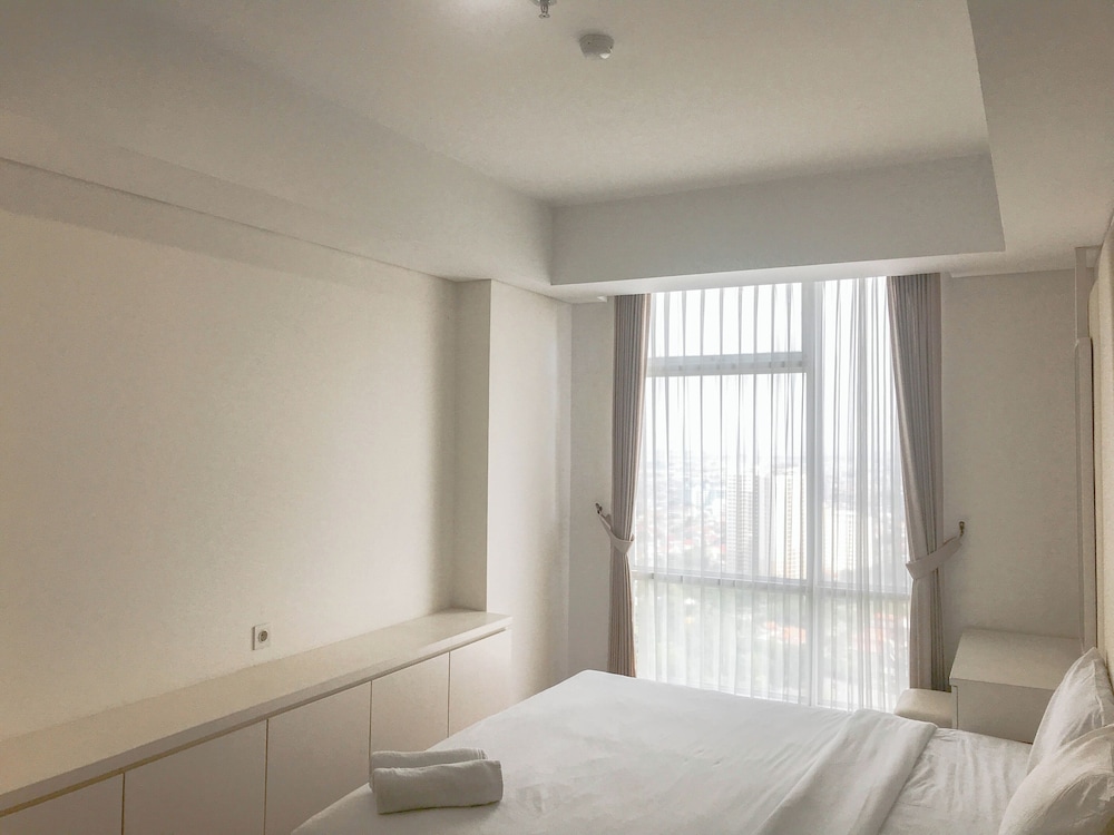 Pleasant And Calm 2Br At Grand Sungkono Lagoon Apartment