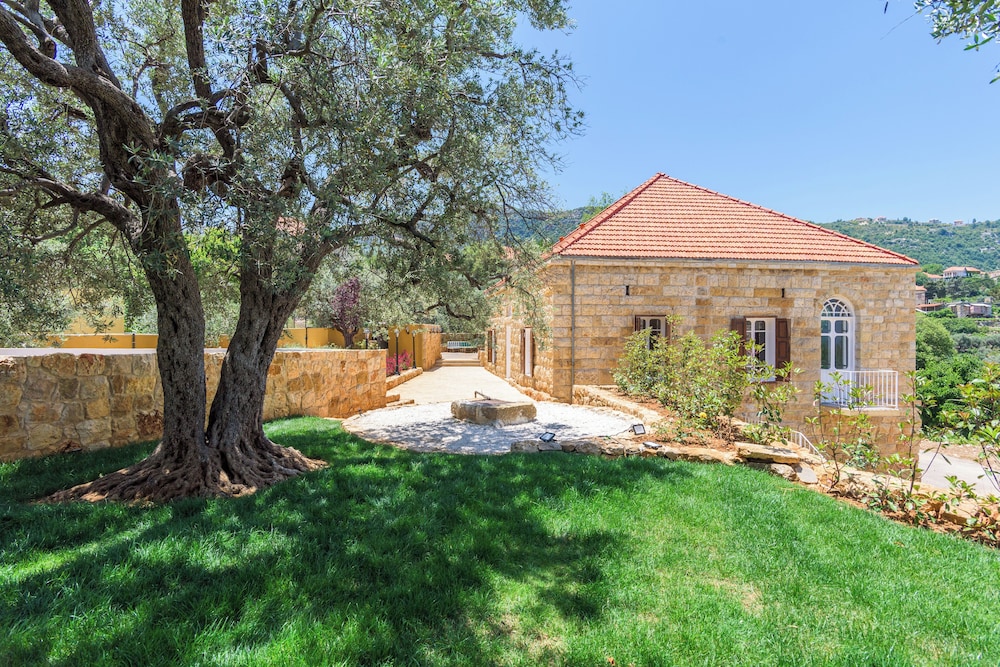 LAuberge de Douma Full House in Batroun