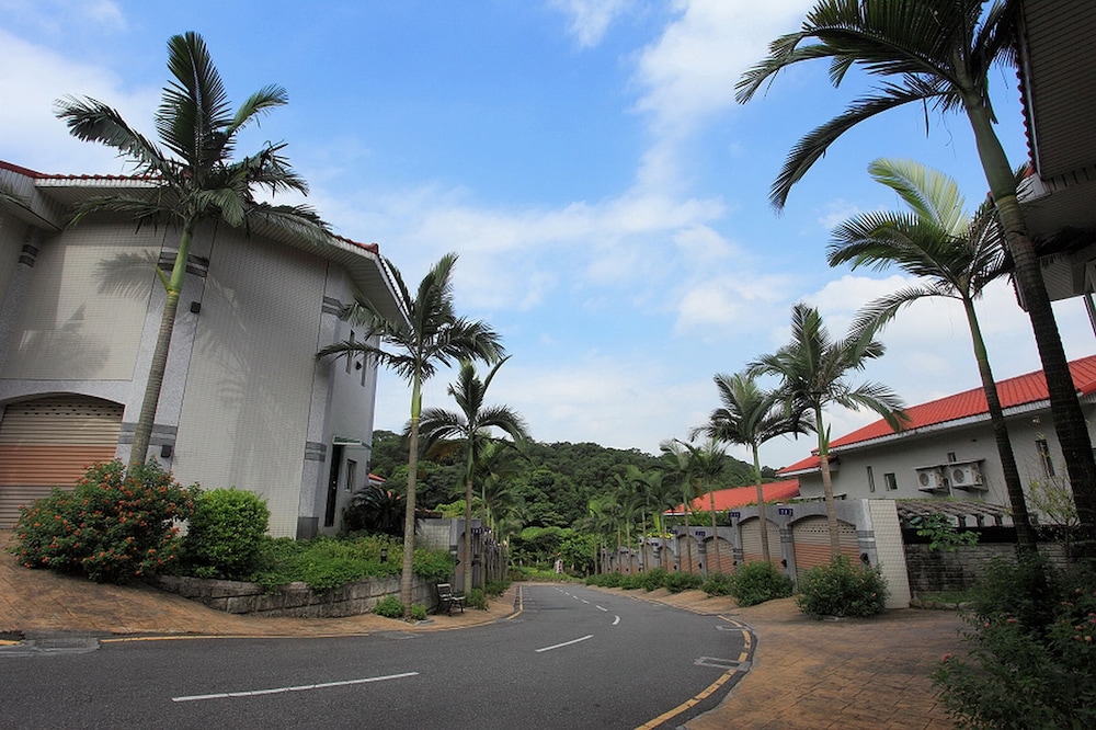 Regale Villa Hotel