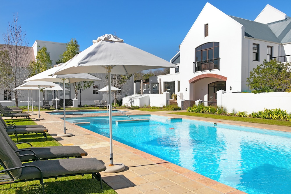 Winelands Golf Lodges at De Zalze