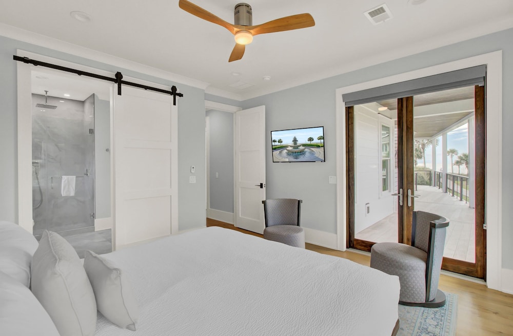 7 Beachwood East by Avantstay Steps to the Beach Ocean Views Hot Tub 7bdr