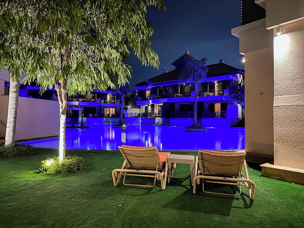 Resort Apartments - Royal Amwaj South