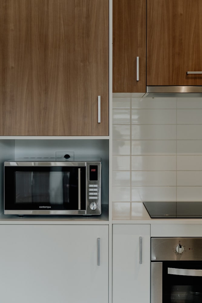 Peaceful 1-bed Apartment Close to Lonsdale St