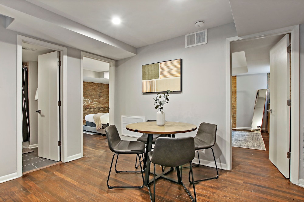 2BR Aesthetic Apt - Barry 37-GB