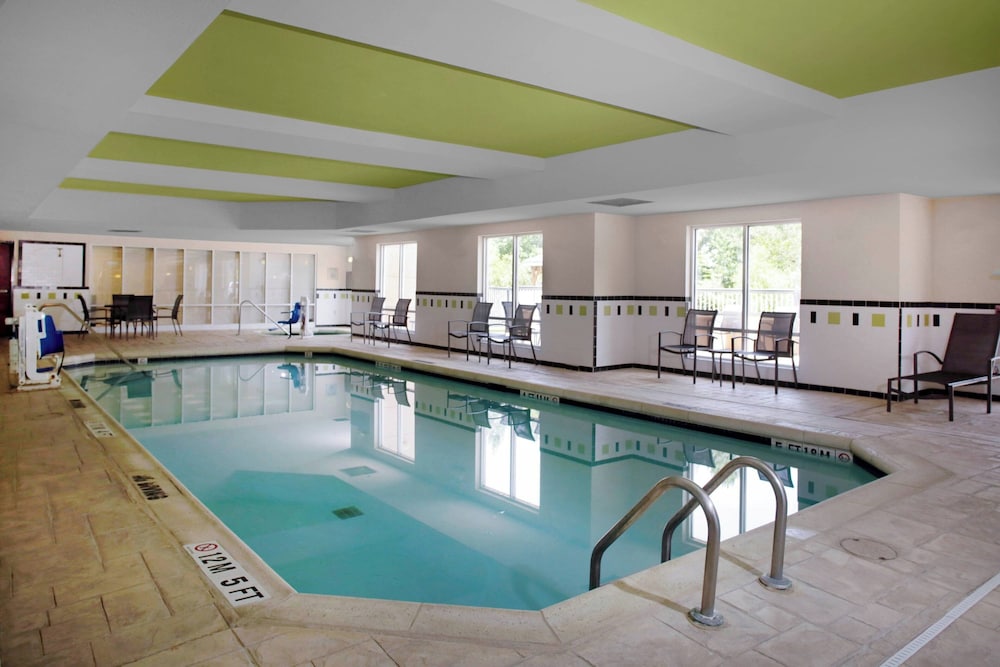Milledgeville Vacations - Fairfield Inn  Suites Milledgeville - Property Image 2