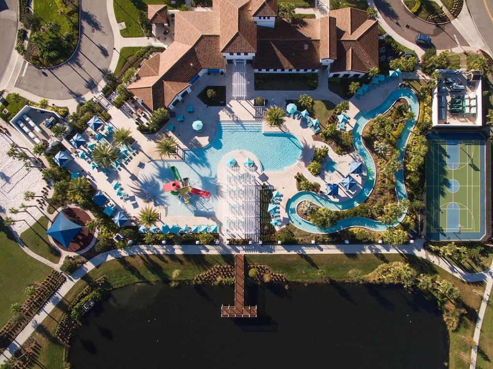 Luxury 5bdr House w Pool - 8863