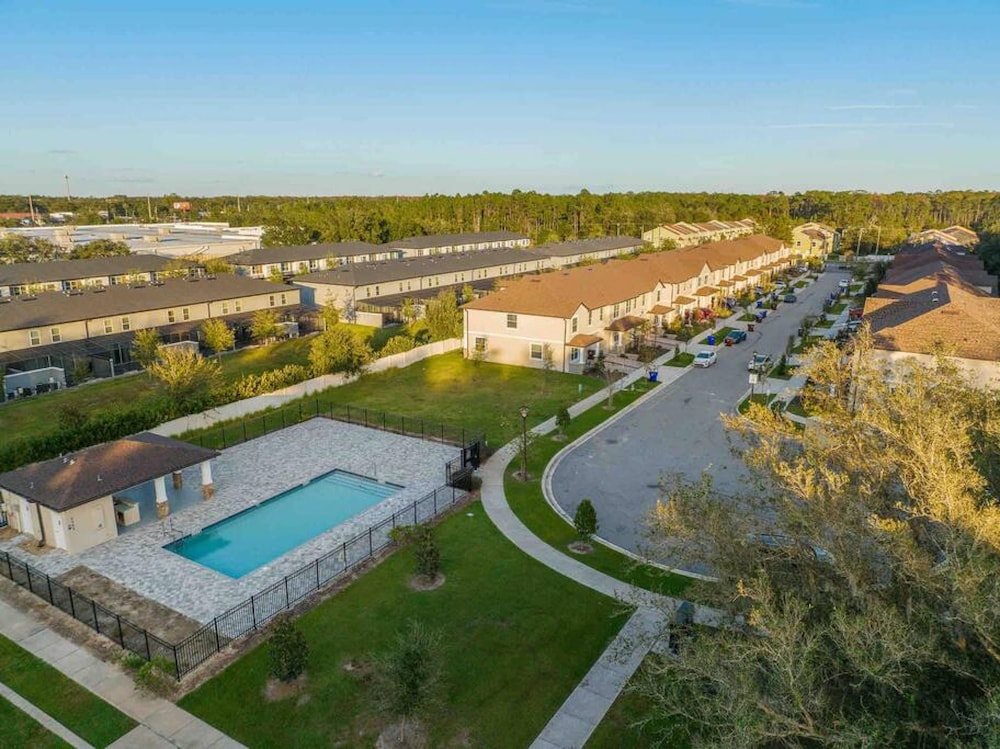 Super Posh- Sleeps 16 W Designs Near Disney