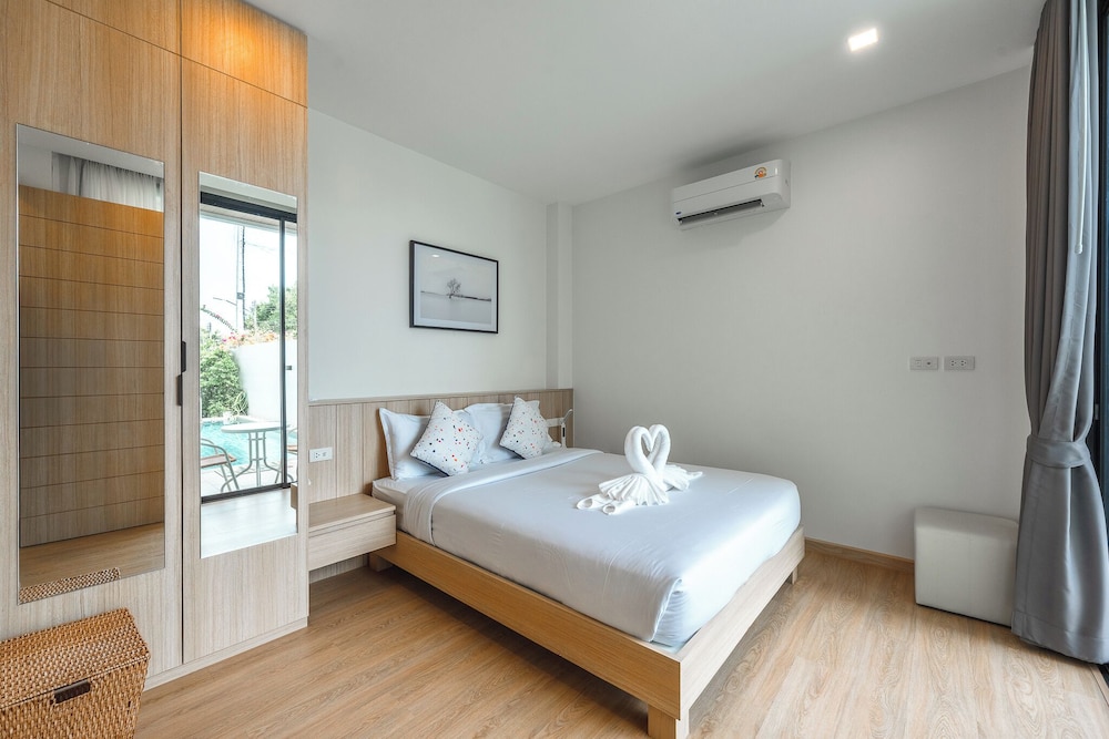 New 3BR with Pool Near Beach V190