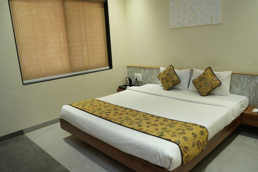 Coconut Lagoon Agro Resort