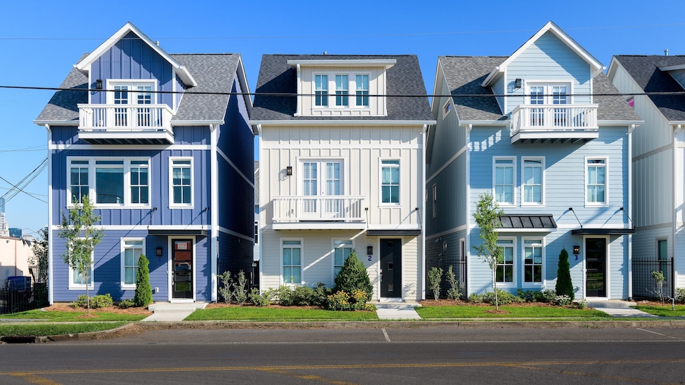 Dottie, Loretta & Lambert by Avantstay 3 Unit Buyout w/ 12br in Heart of Nashville view 3