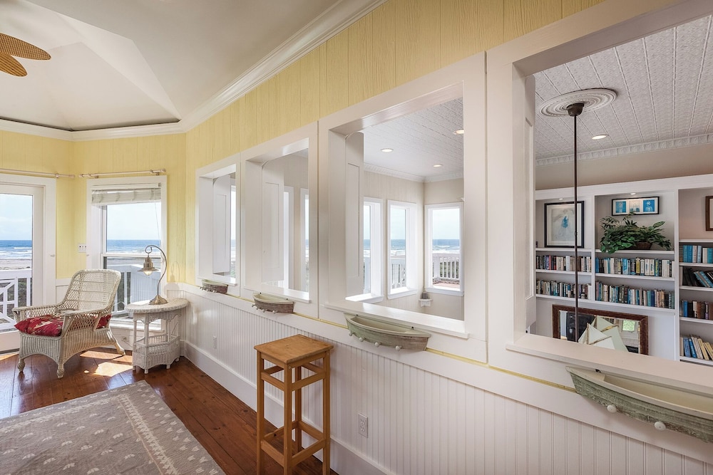 Breakers Pointe by Ryson Vacation Rentals