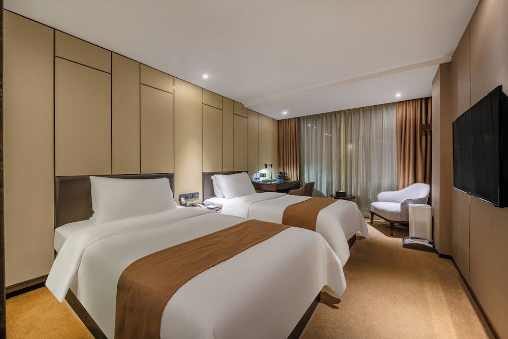 CNHOL RADIENT HOTEL