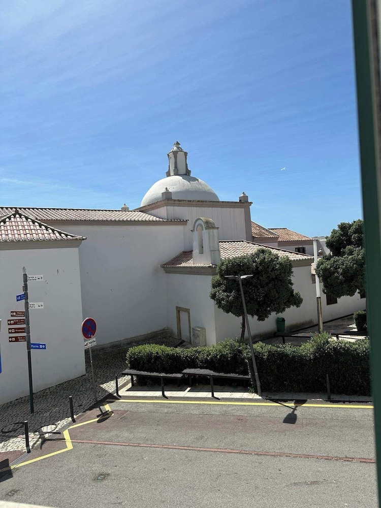 Cosy 3 bed Apartment Albufeira Old Town
