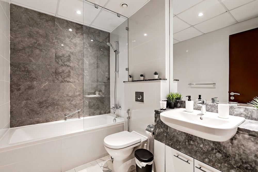 Stylish 1BR Apartment at Meera Tower