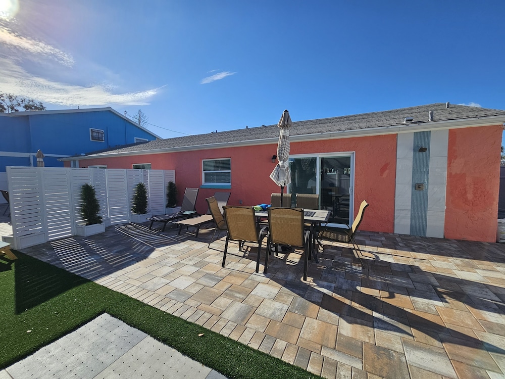Coral by the Sea 3054, Sleeps 8, Walk to Beach
