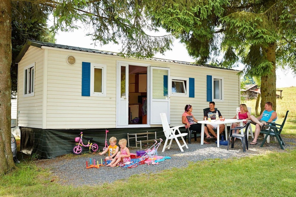 Mobile Home With Heated Pool