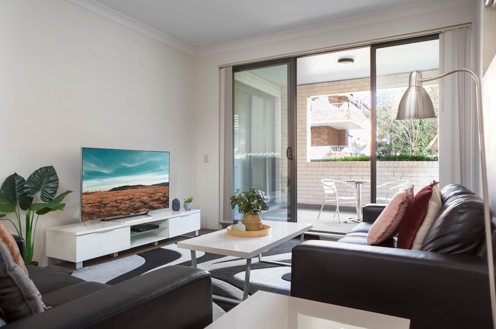 Spacious Two-bedroom Apartment Near Hospital