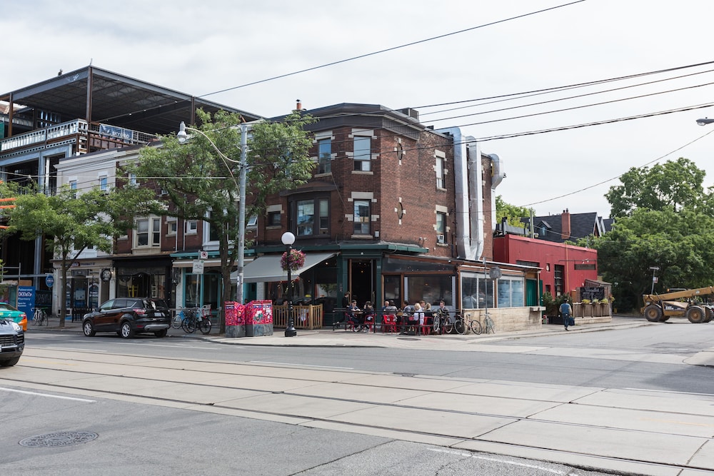 Applewood Suites - Palmerston Avenue