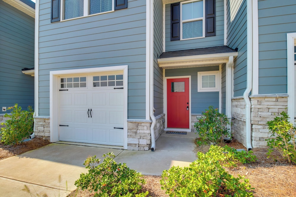 Modern Townhome w/ Patio 7 Mi to Dtwn Cartersville