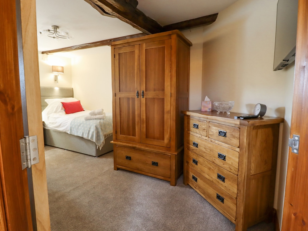 Orcaber Farmhouse