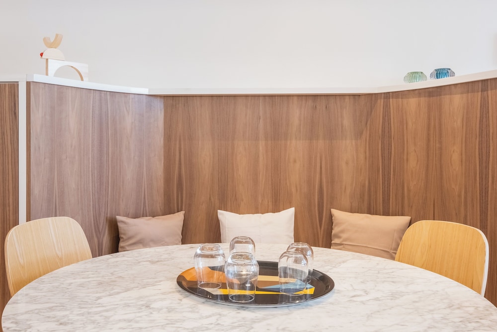 New Apartment Center of Trendy St Gille