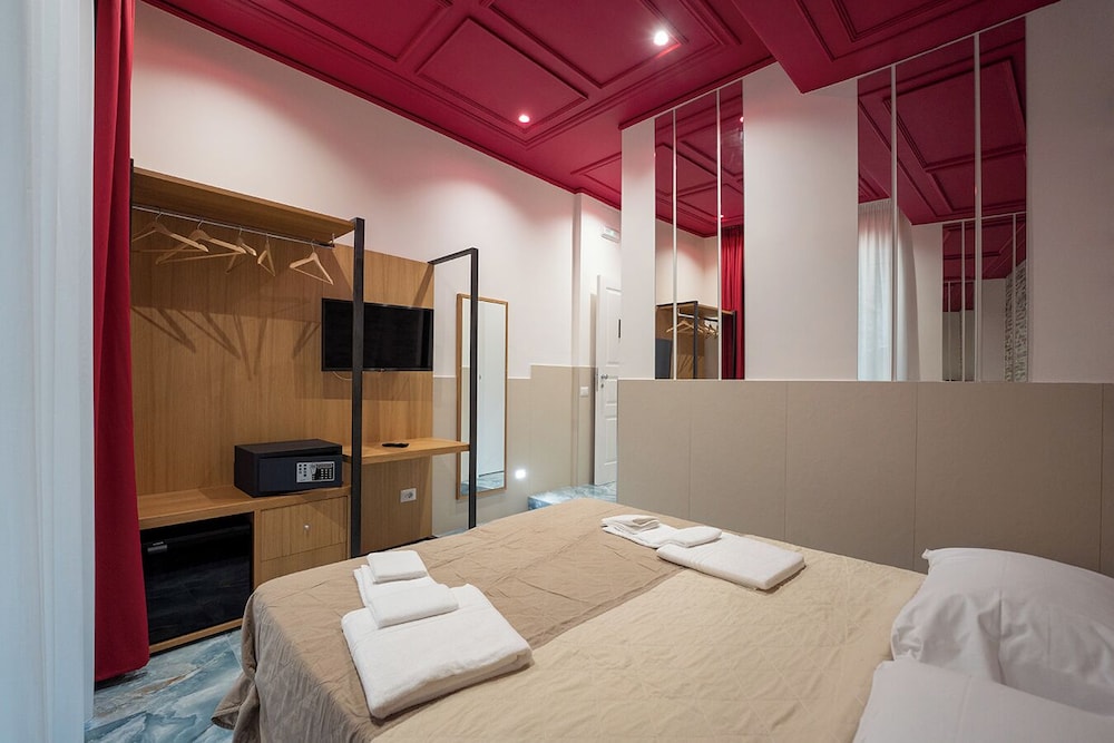 B&B Le 4 Stagioni Dante's Suites by ClaPa Group Dislocated Hospitality