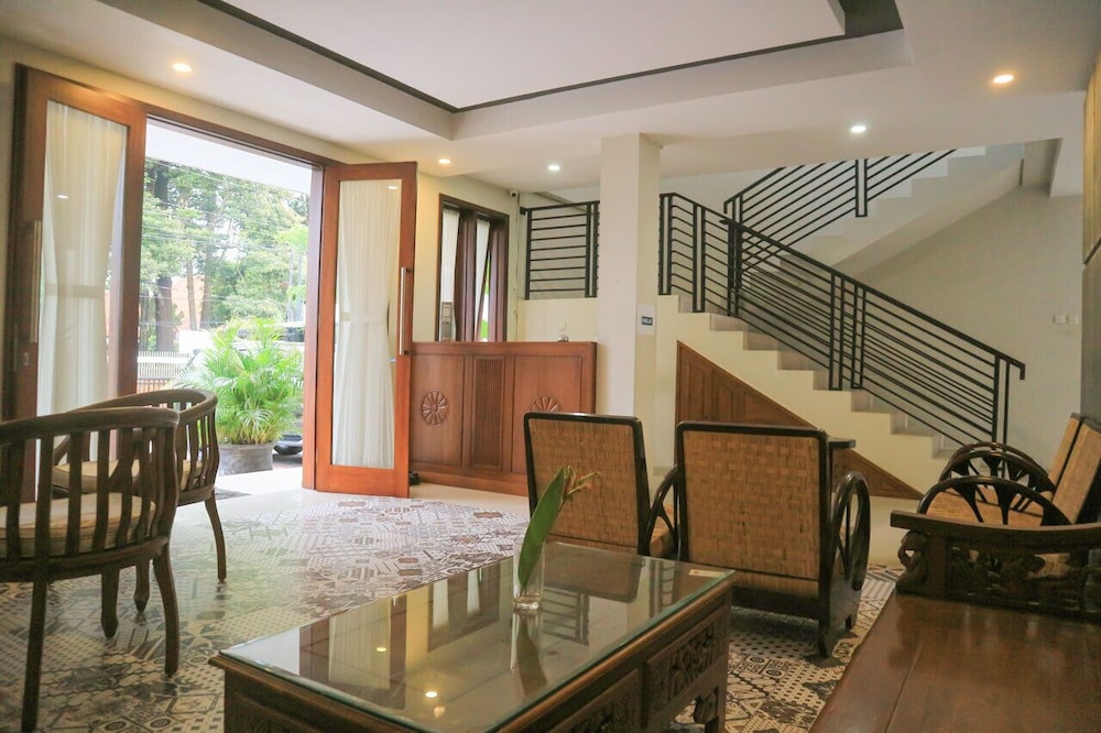 Urban Fendi's Tirtodipuran view 5