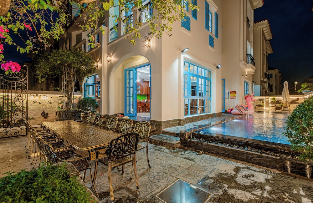 Phoenix Villas Sun Ha Long view 5