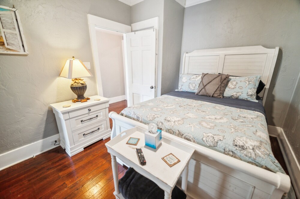 Historic St Augustine Getaway Near Downtown 2 Bedroom Cottage