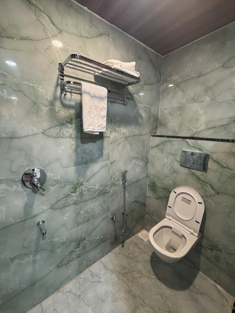 RAJMAHAL HOTEL & RESORT