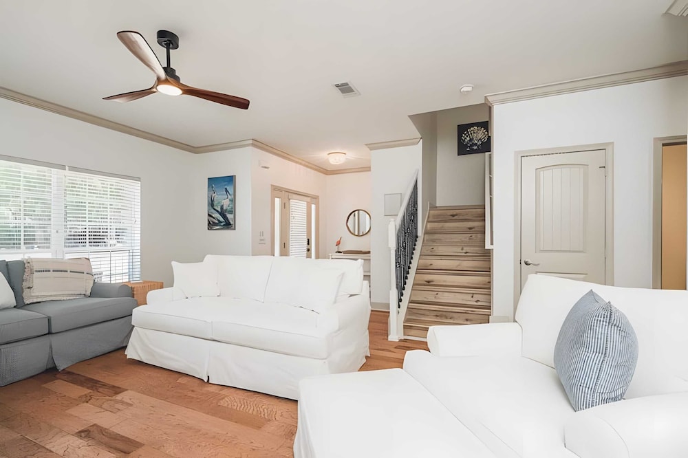 Salty Rose Inn by Avantstay Inlet Beach Home w/ Porch, Firepit & Pool Access