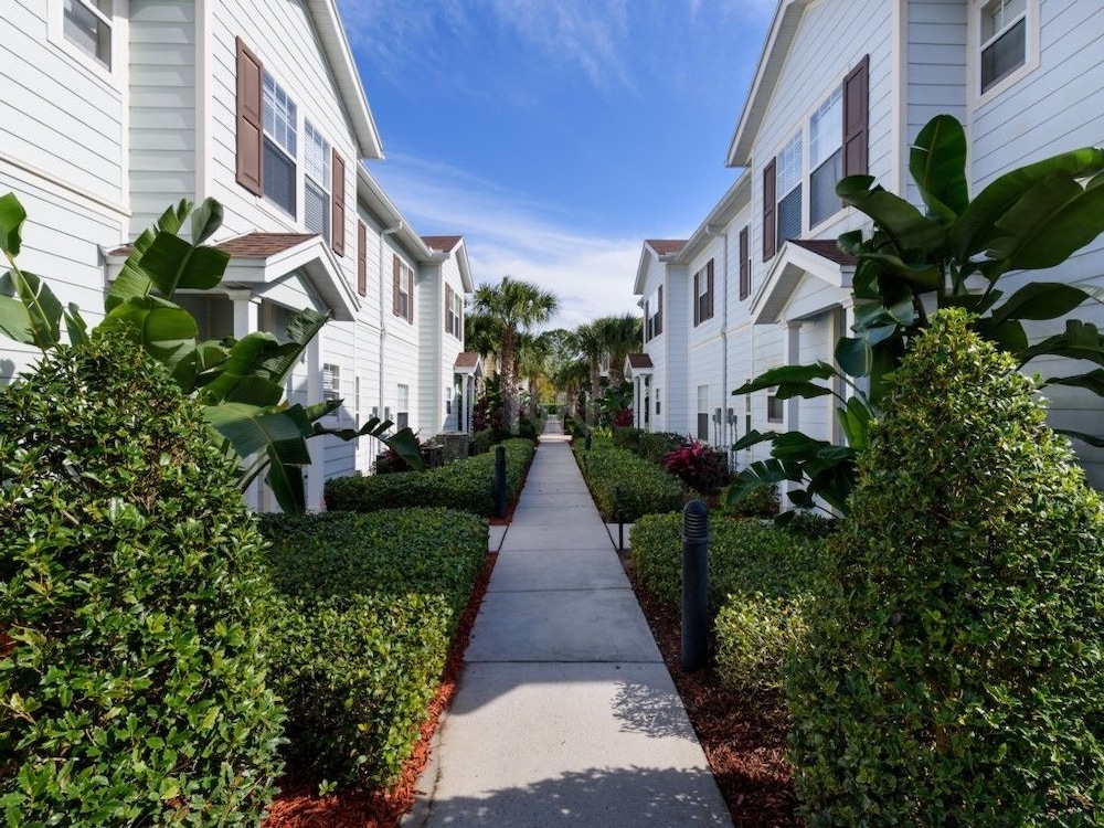 Fv88818 - Lucaya Village - 4 Bed 3 Baths Townhome - Image 1