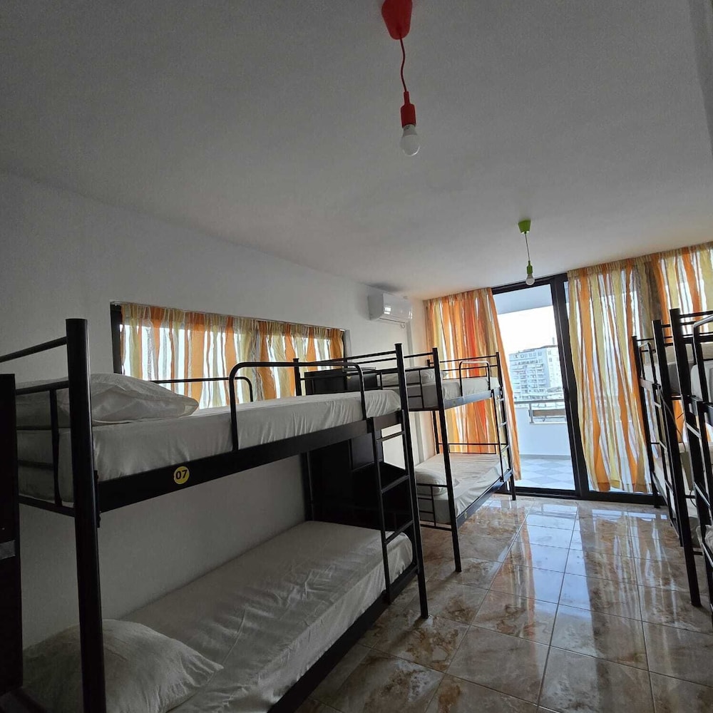 Lazy Roo Hostel Saranda