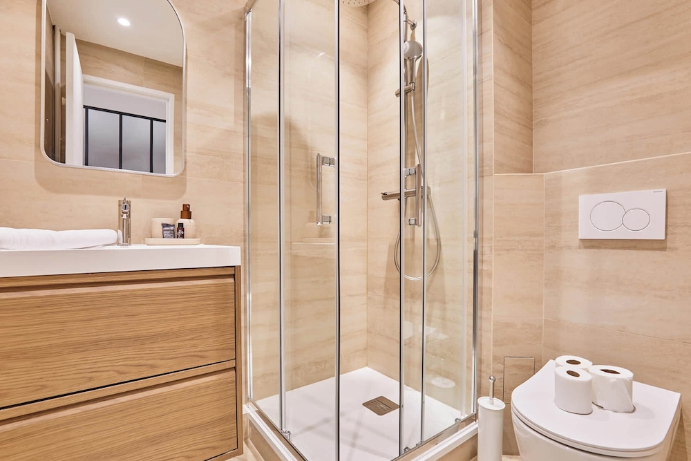 THE Parisian Suite / Center of Paris