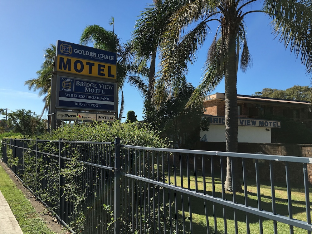 Bridge View Motel