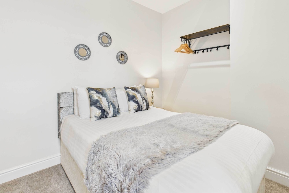 Host Stay Jomor House