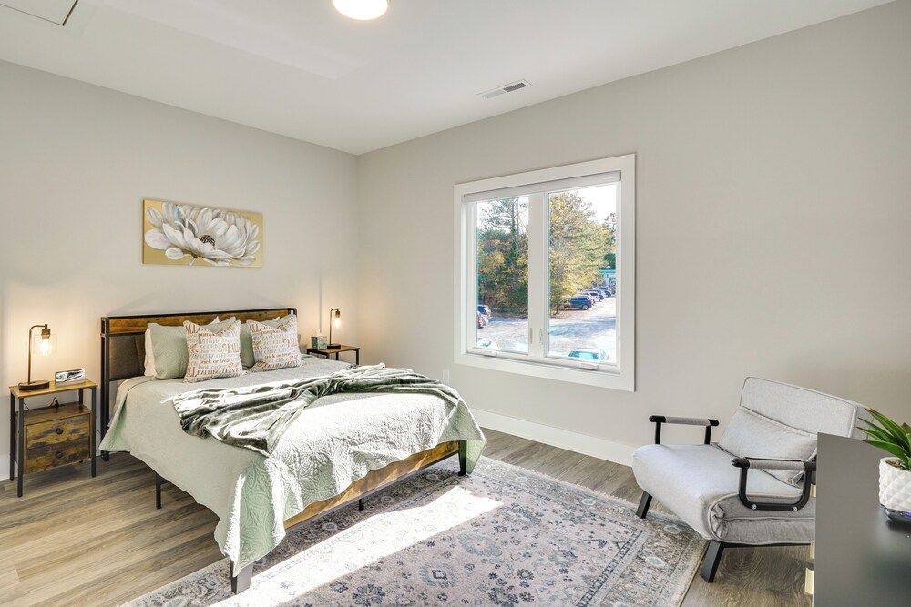 2 Mi to Duke University: Townhome in Durham!