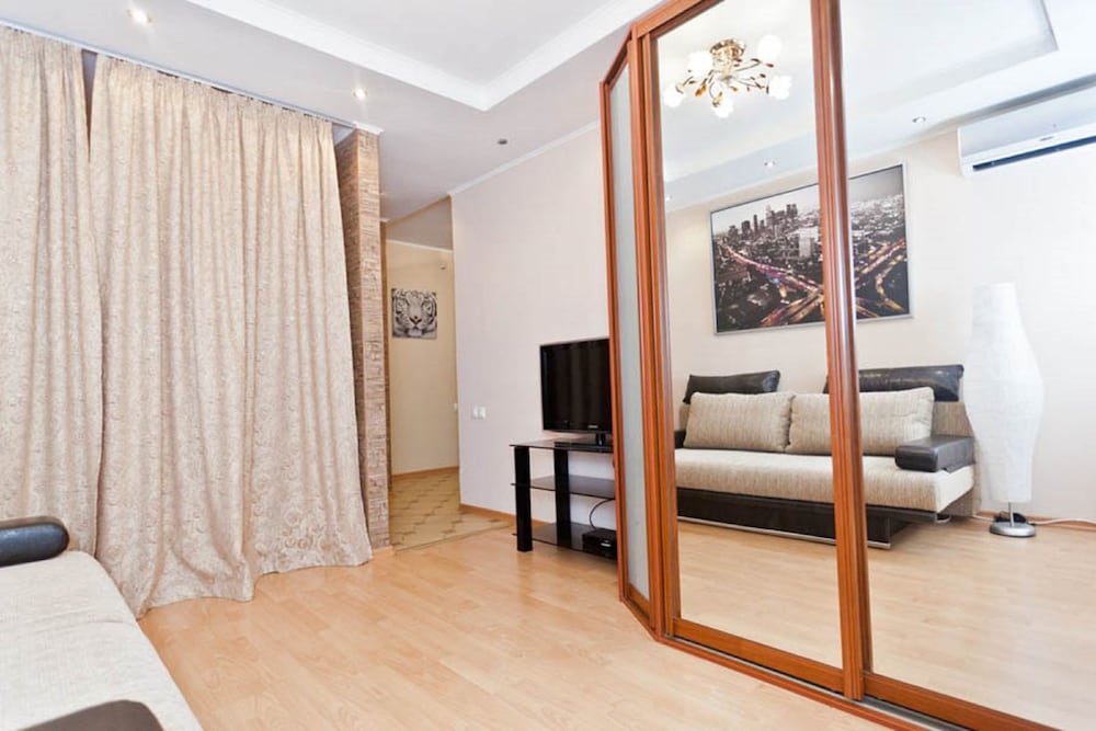 LUXKV Apartment on Nizhegorodskaya