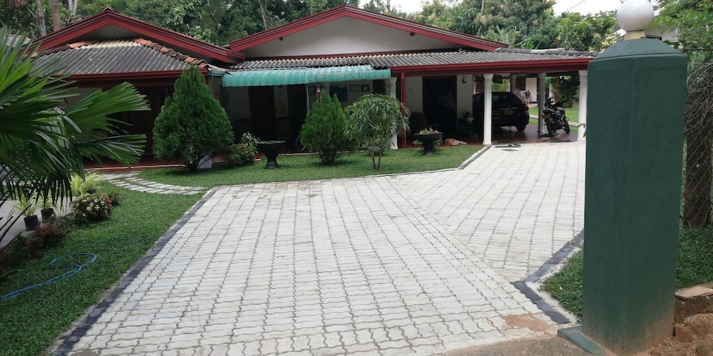 Lal HomeStay
