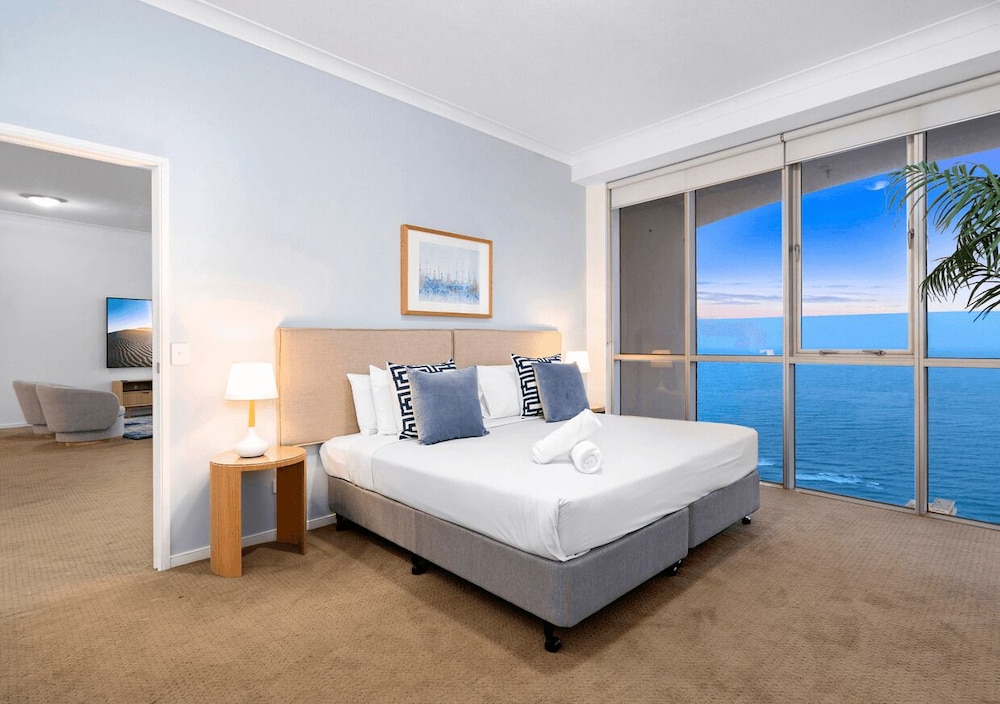 Level 45 Luxury Sub-Penthouse in Surfers