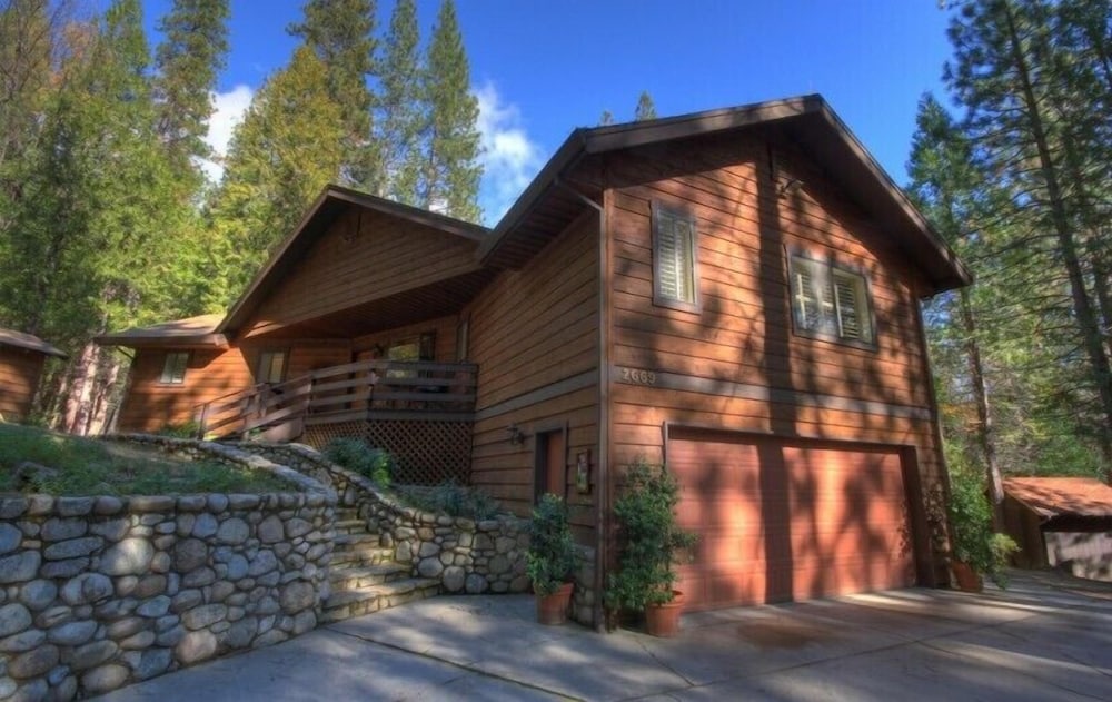 Yosemite Scenic Wonders - Wawona Area