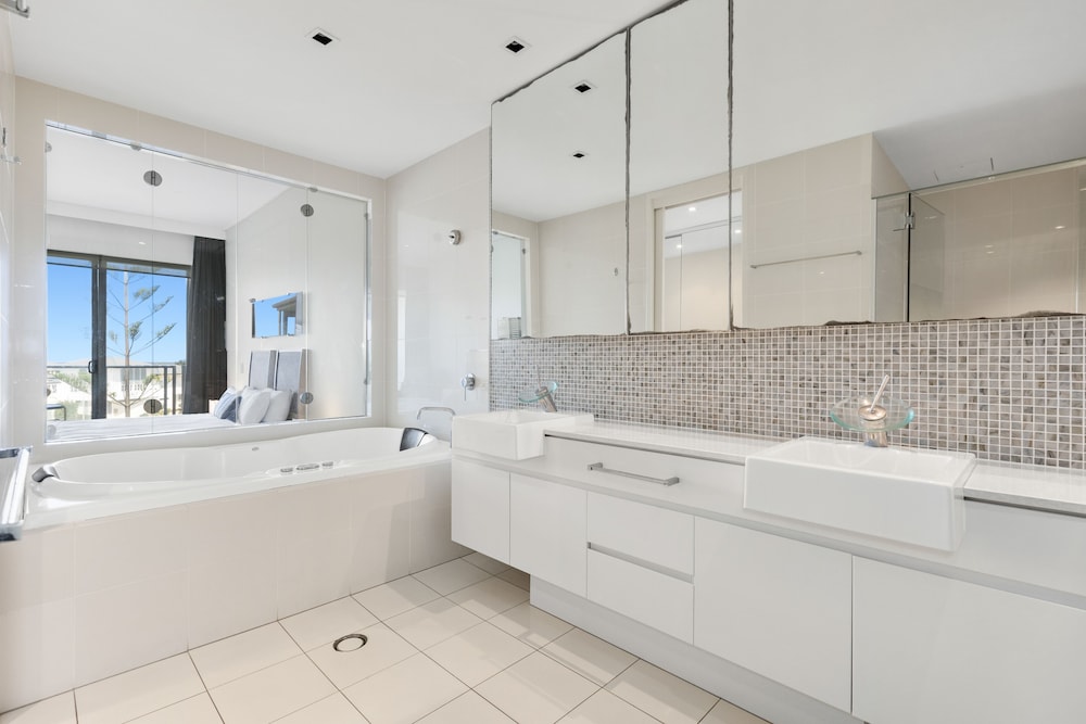 Luxury Apartments on Bells Boulevard