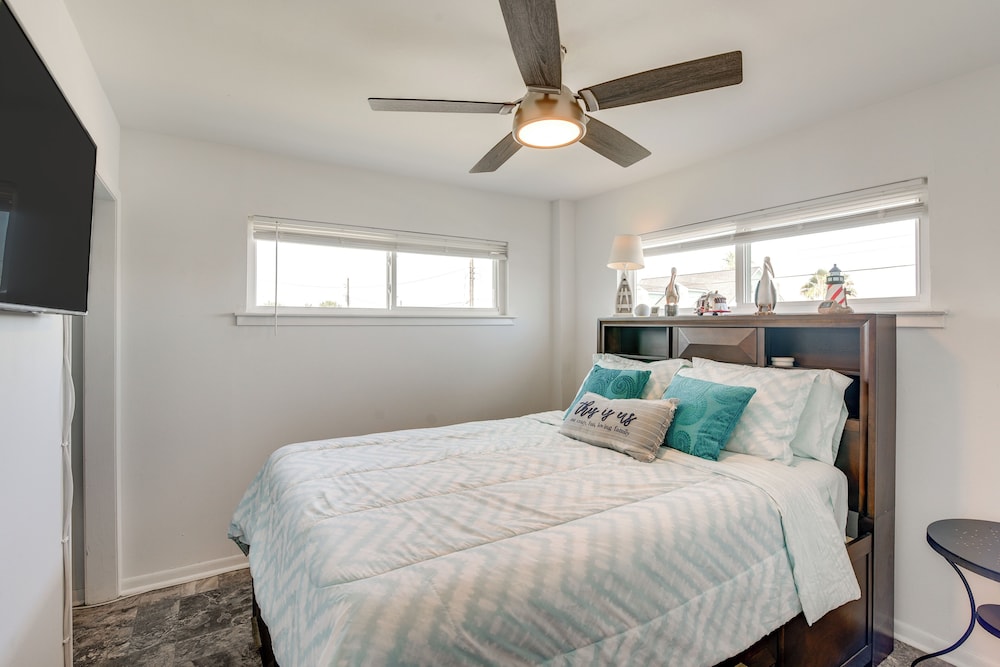 Private Bayfront Access 10 Mi to Galveston Beaches