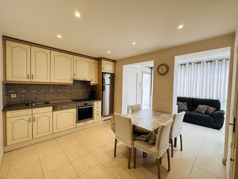 Two Bed Apt in the Center of Cannes - 2229