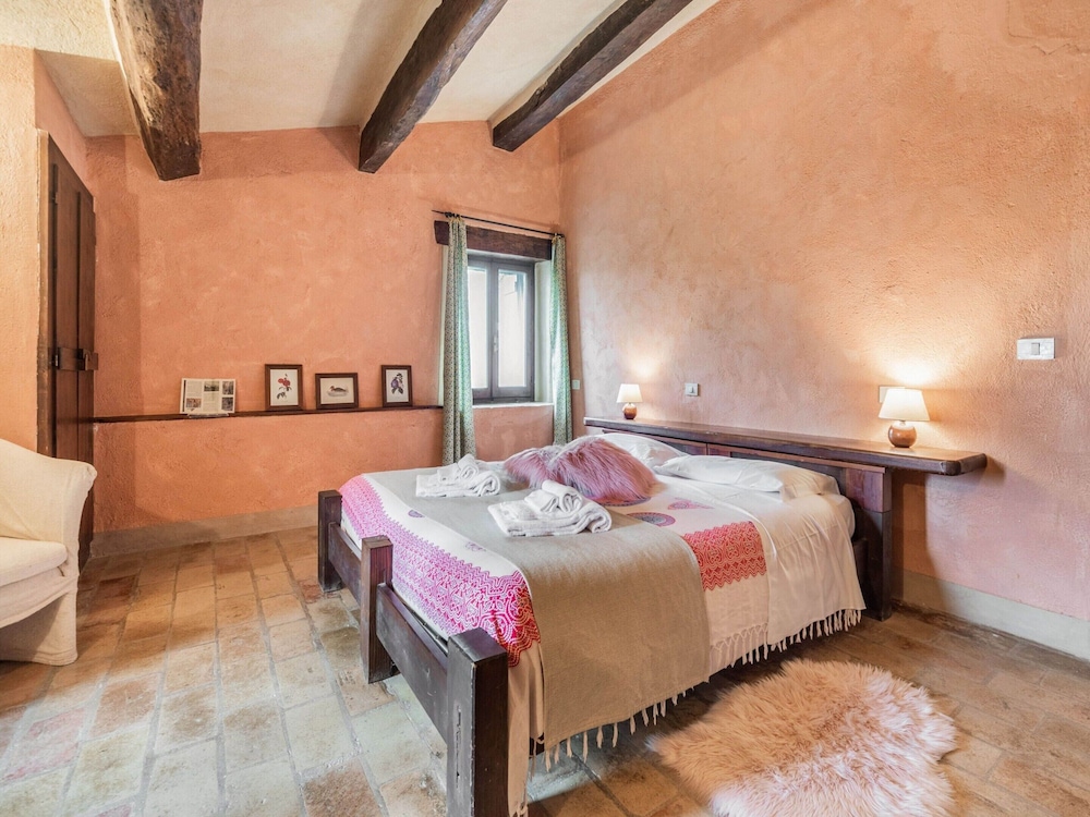 Captivating Apartment in Assisi With Swimming Pool view 3