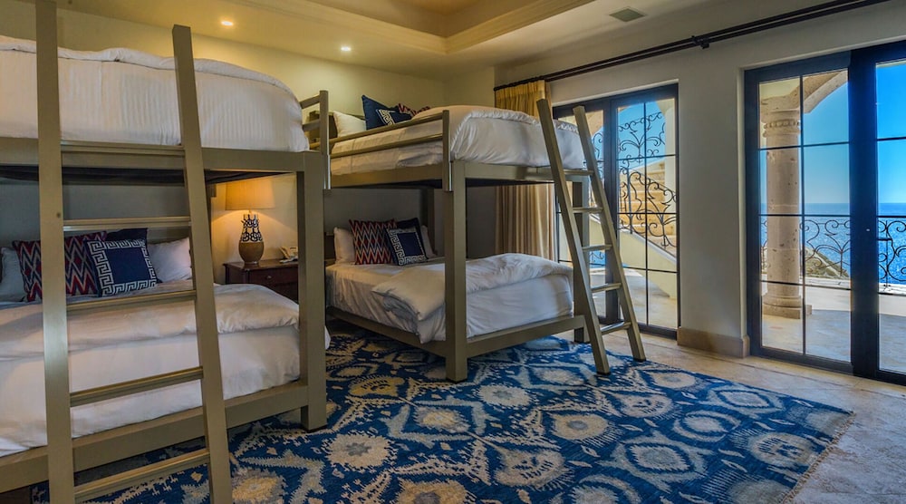 Exclusive Holiday Villa with Private Pool near Beach, Cabo San Lucas Villa 1042