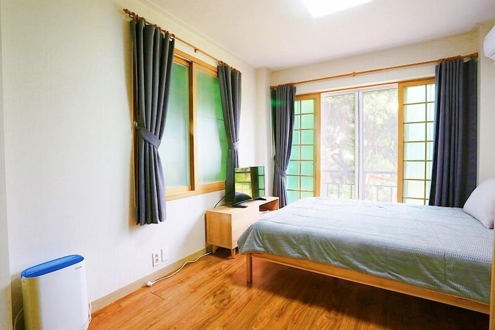Munmoon House
