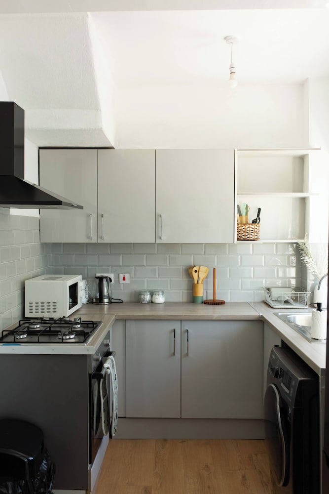 Cozy 3 Bedroom Home in Leeds, Perfect for Families and Groups