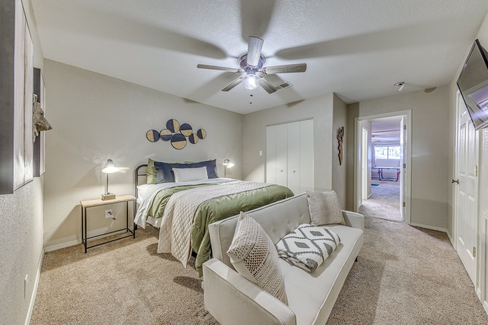 1 Mi to Ski Slopes: Alto Escape w/ Game Room! view 5